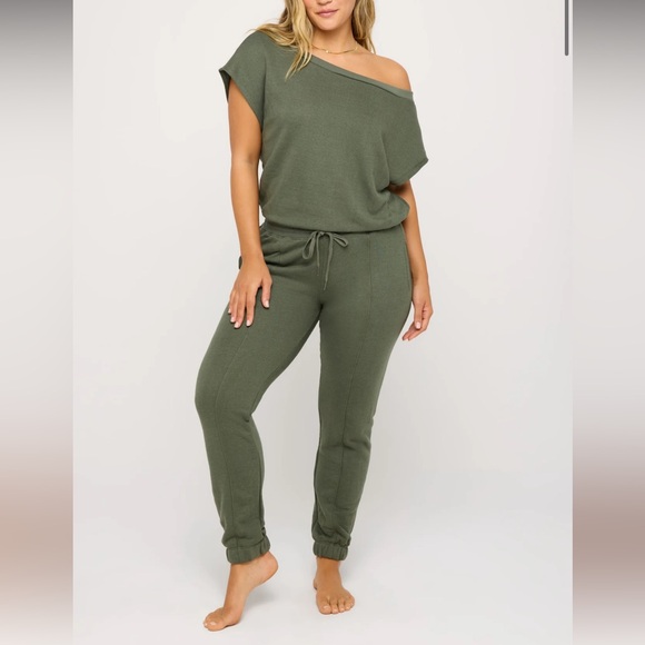 NWT Shelly Off Shoulder Jumpsuit - Picture 2 of 3